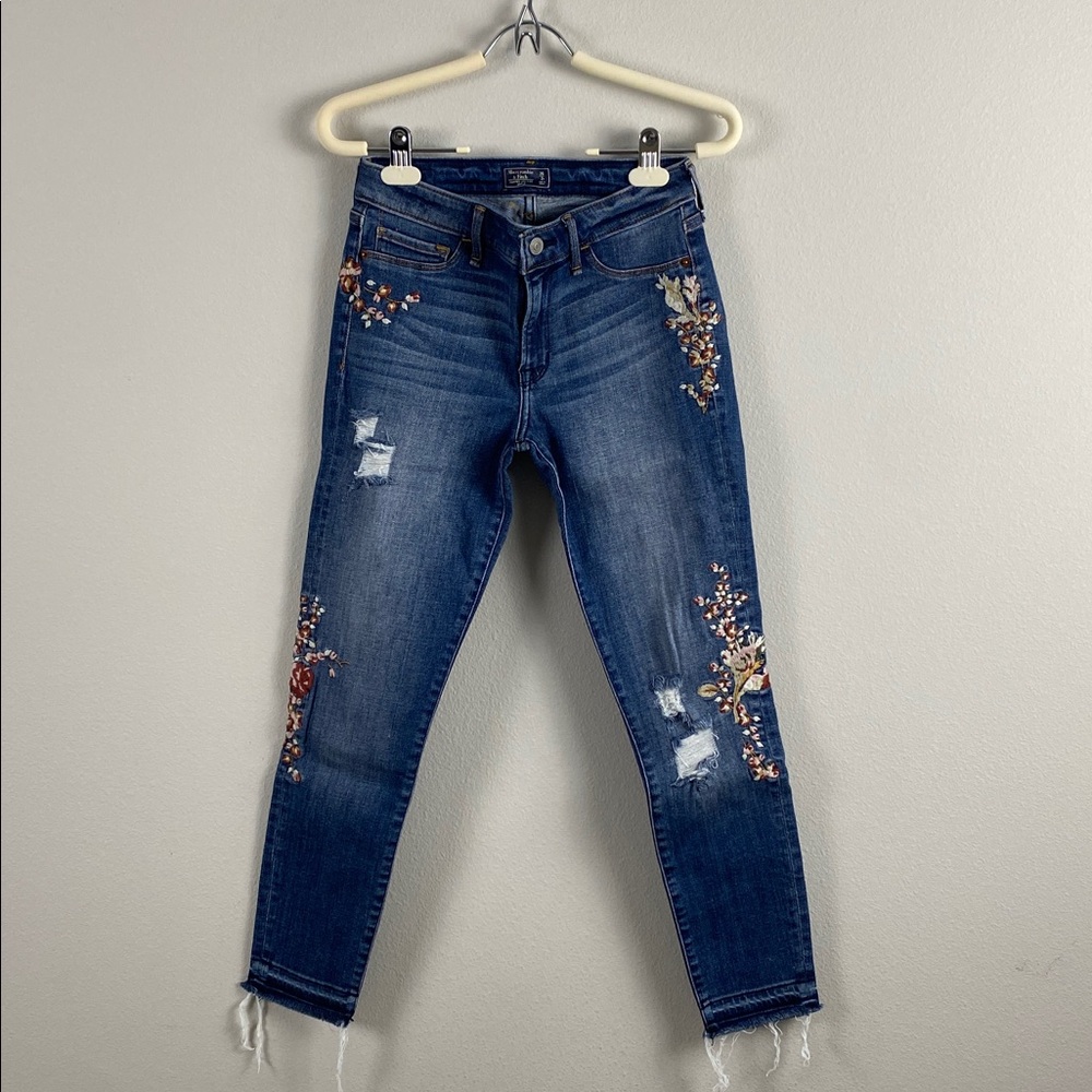 Abercrombie & Fitch Harper Low Rise Ankle Jean | Floral Embroidery, Distressed
